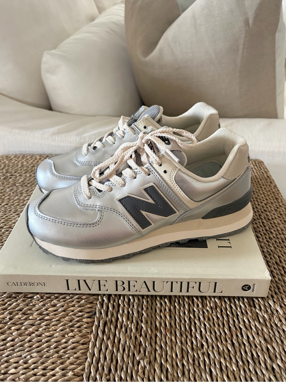 New Balance 574 Silver Sneakers Sz 7.5 NEW